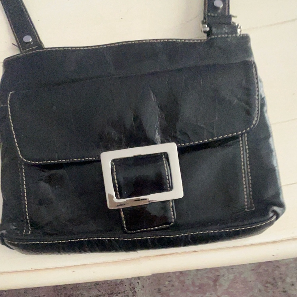 Beautiful black jones New York black cross body bag. Great condition!
